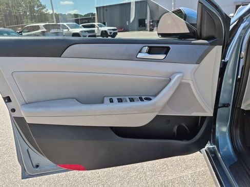 Used 2016 Hyundai Sonata SE FWD image 10