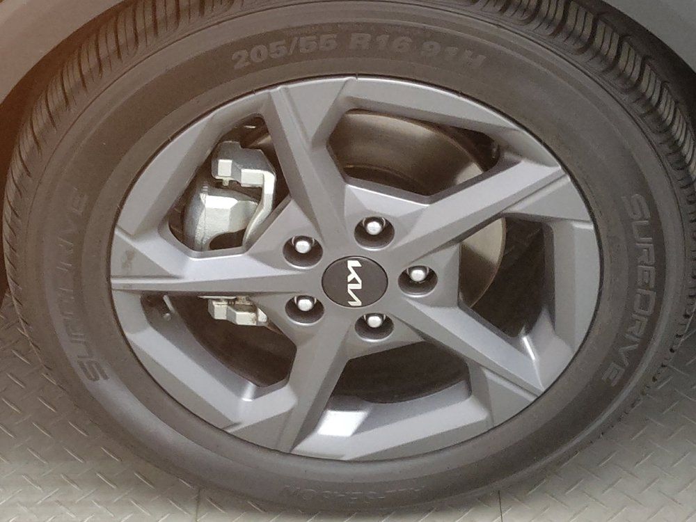 Used 2025 Kia K4 FWD image 31