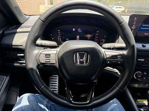 Used 2025 Honda Accord Sport image 11