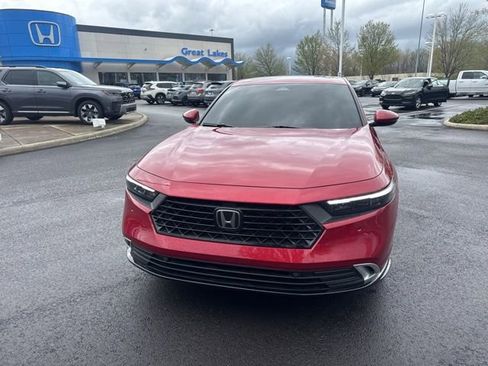 Used 2025 Honda Accord Touring image 2