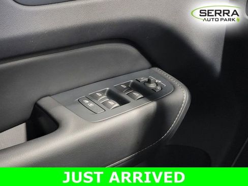 Used 2024 Volvo XC60 B5 Ultimate AWD/4WD image 23