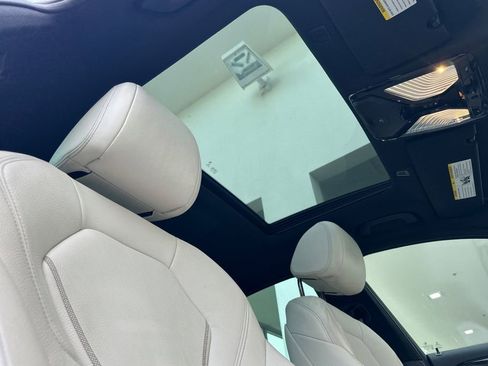 Used 2018 BMW 540i w/ M Sport Package image 17