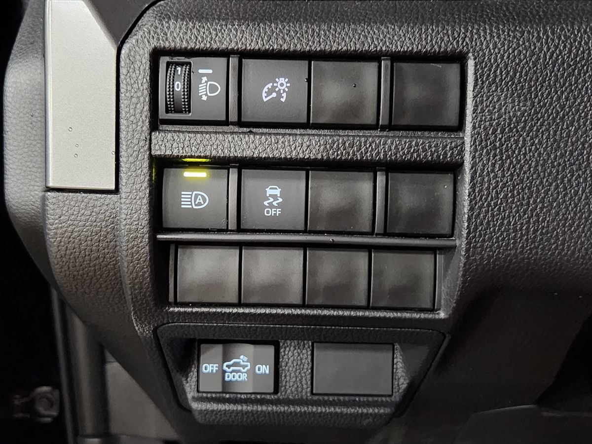 Used 2025 Toyota Tacoma SR5 RWD image 42