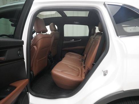 Used 2023 Lincoln Nautilus Reserve w/ Luxury Package AWD/4WD image 16