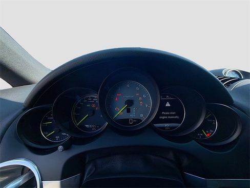 Used 2018 Porsche Cayenne S Platinum image 40