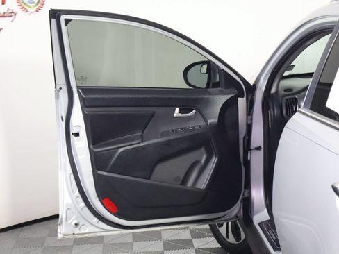 Used 2011 Kia Sportage SX w/ Premium Pkg w/Leather Seats AWD/4WD image 19
