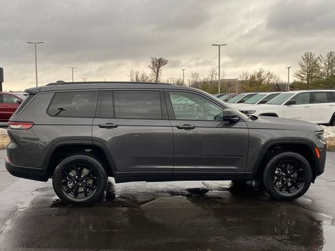 New 2026 Jeep Grand Cherokee L 4WD image 8