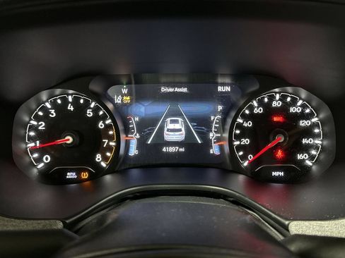 Used 2024 Jeep Compass Latitude w/ Altitude Special Edition AWD/4WD image 12