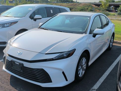 Used 2026 Toyota Camry LE FWD image 2