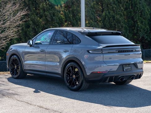 Certified 2024 Porsche Cayenne Turbo GT image 3