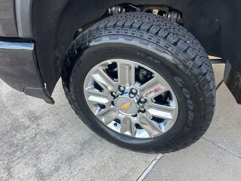 Used 2024 Chevrolet Silverado 2500 LTZ w/ LTZ Plus Package AWD/4WD image 40