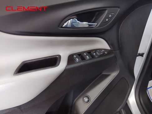 Used 2022 Chevrolet Equinox LT image 25