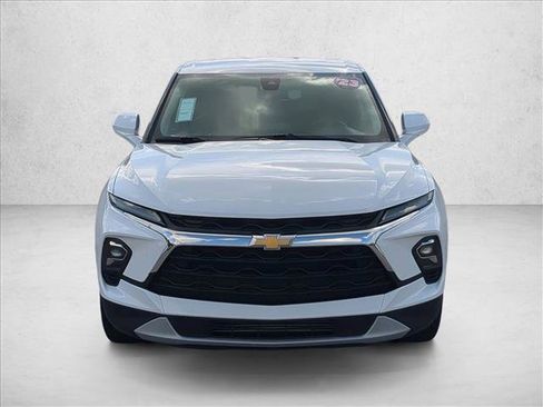 Used 2023 Chevrolet Blazer LT FWD image 2