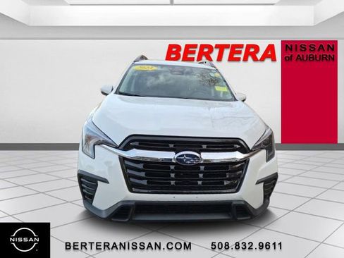 Used 2023 Subaru Ascent Premium w/ Convenience Package image 3