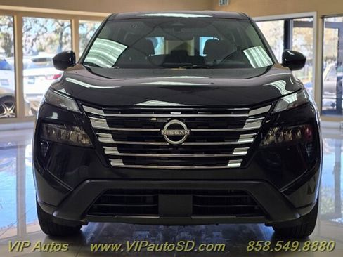 Used 2025 Nissan Rogue SV image 9