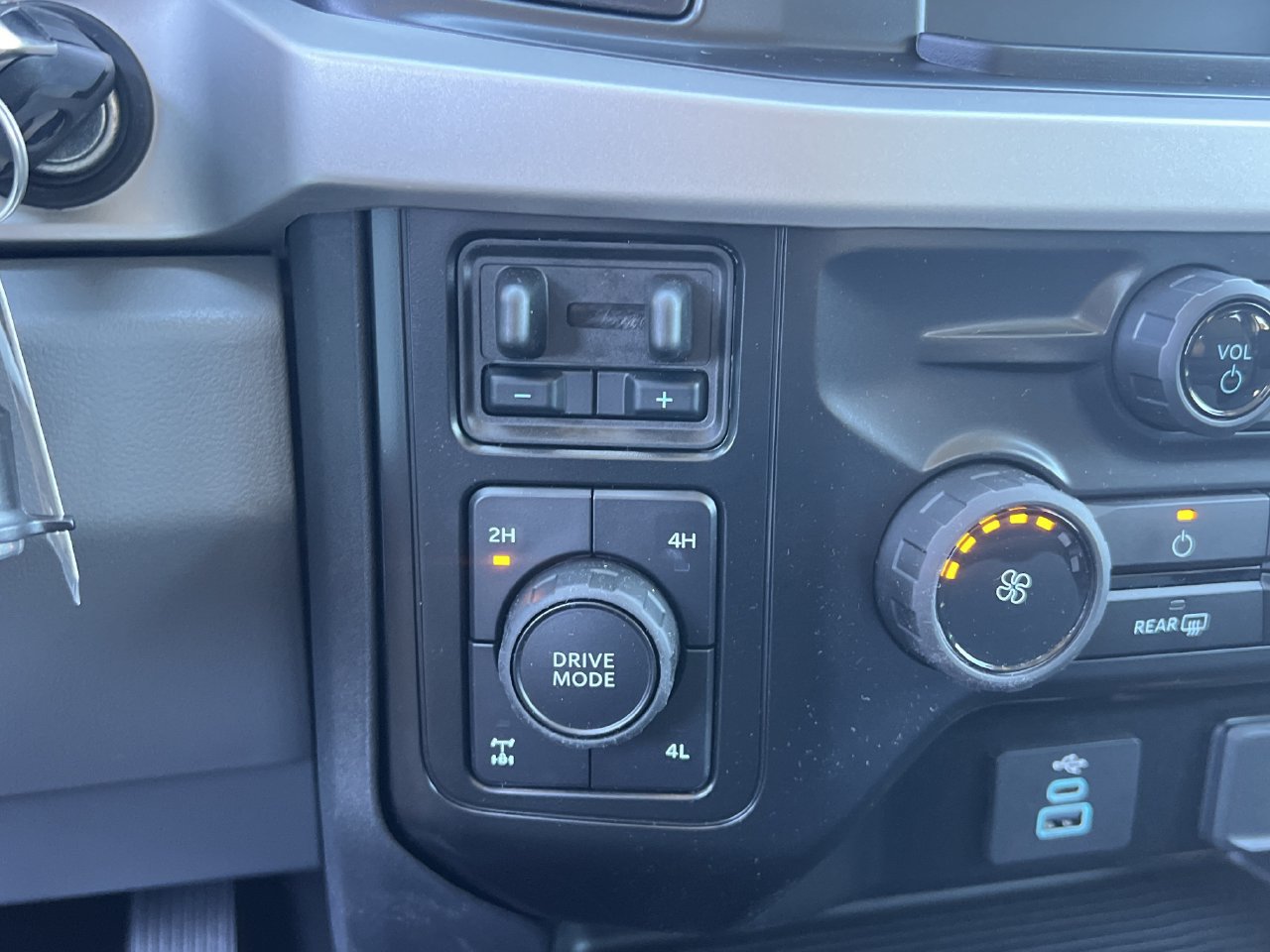 New 2027 Ford F250 XL w/ STX Appearance Package AWD/4WD image 5