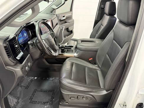 Used 2022 Chevrolet Silverado 1500 LT Trail Boss w/ LT Trail Boss Premium Package AWD/4WD image 11