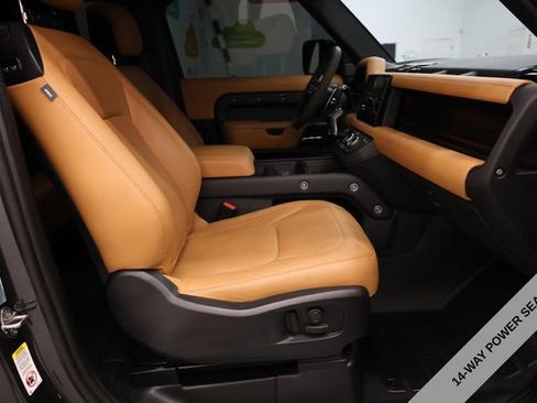 Used 2023 Land Rover Defender 90 V8 AWD/4WD image 33