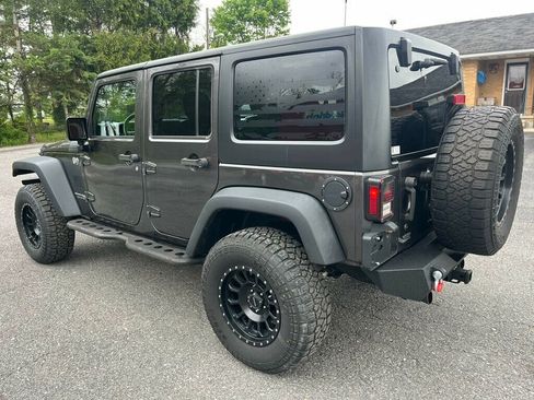 Used 2018 Jeep Wrangler Unlimited Sport S AWD/4WD image 5