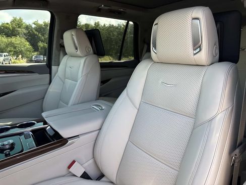 New 2026 Cadillac Escalade Platinum Sport w/ LPO, ONYX Package AWD/4WD image 23