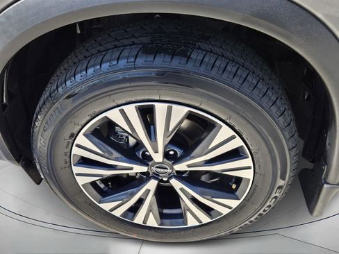 Used 2023 Nissan Rogue SV image 9