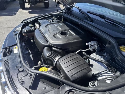 Used 2018 Jeep Grand Cherokee Laredo AWD/4WD image 12