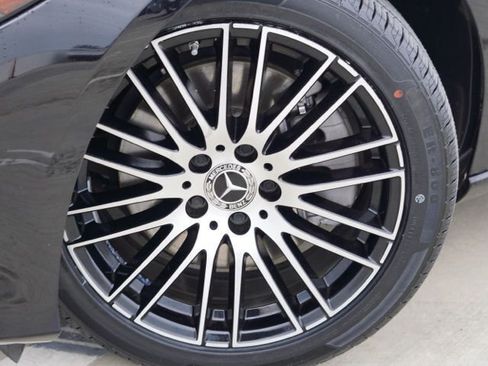 Used 2023 Mercedes-Benz C 300 Sedan image 9