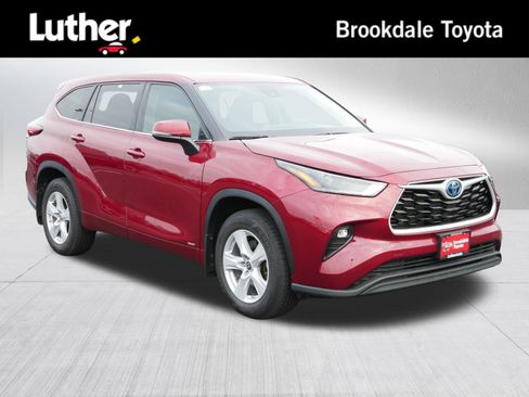 Certified 2022 Toyota Highlander LE image 1