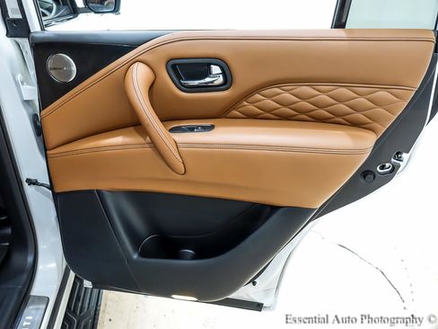 Used 2024 INFINITI QX80 Sensory w/ Cargo Package image 34