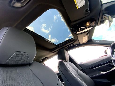 Used 2025 BMW 530i image 13