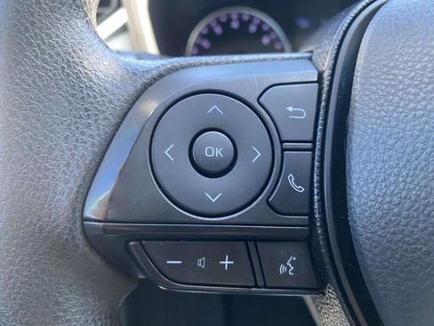 Used 2021 Toyota RAV4 XLE w/ Convenience Package FWD image 20
