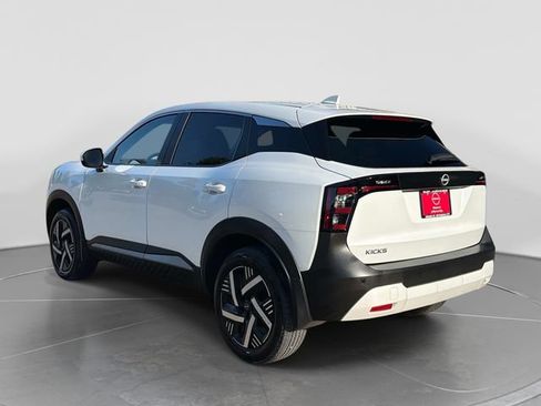 Used 2025 Nissan Kicks SV FWD image 6