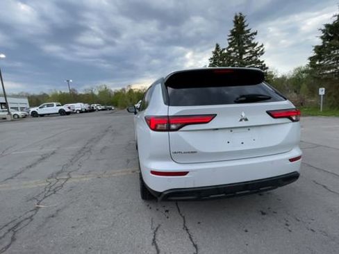 Used 2022 Mitsubishi Outlander ES AWD/4WD image 7