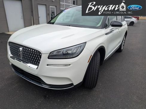 Used 2022 Lincoln Corsair AWD w/ Premium Package image 3