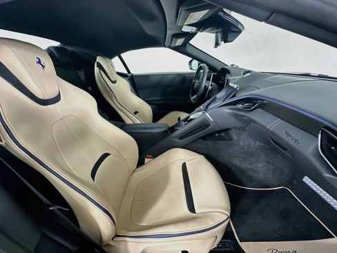 Used 2025 Ferrari Roma Spider RWD image 43