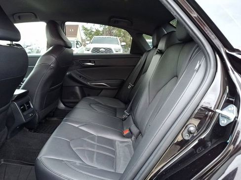 Used 2022 Toyota Avalon XLE image 10