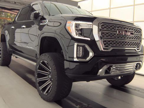 Used 2022 GMC Sierra 1500 Denali w/ Denali Premium Package AWD/4WD image 1