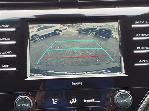 Used 2020 Toyota Camry SE image 19