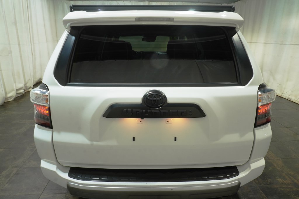 Used 2021 Toyota 4Runner TRD Off-Road Premium w/ Moonroof Package AWD/4WD image 5