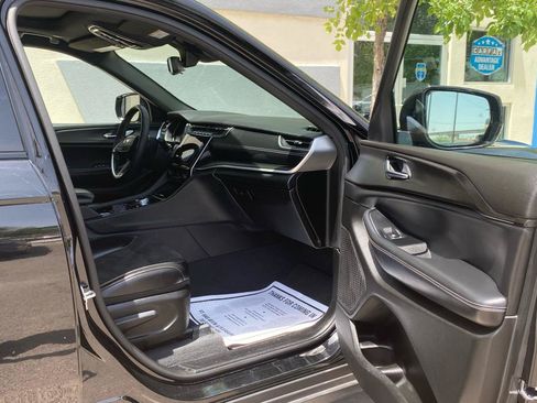 Used 2023 Jeep Grand Cherokee L Laredo AWD/4WD image 6