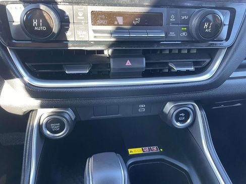 Used 2025 Toyota Grand Highlander AWD image 41