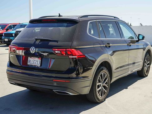 Used 2019 Volkswagen Tiguan SE image 2