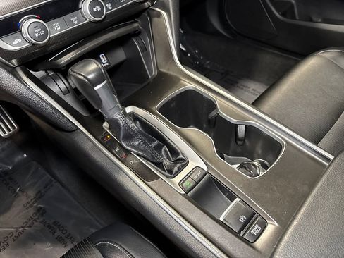 Used 2018 Honda Accord Sport image 17