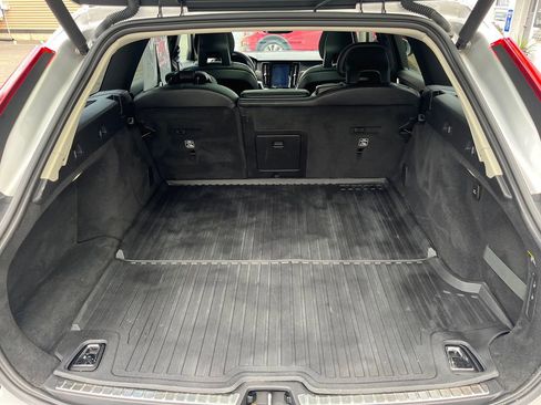 Used 2018 Volvo V90 T5 Cross Country w/ Convenience Package image 24