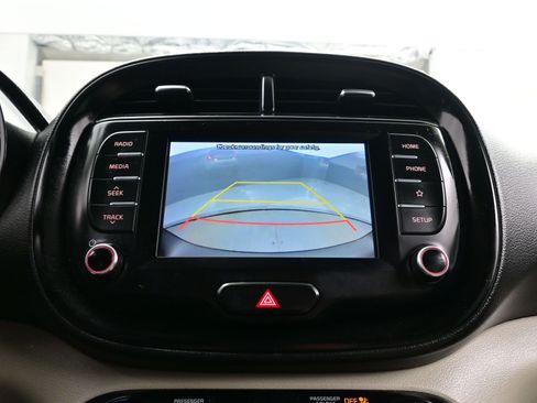 Used 2020 Kia Soul LX image 18