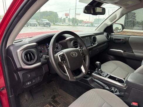 Used 2023 Toyota Tacoma SR5 w/ Technology Package AWD/4WD image 4