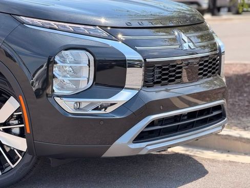 New 2026 Mitsubishi Outlander SE FWD image 3