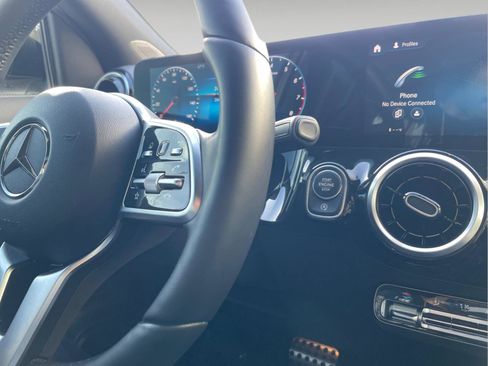 Used 2022 Mercedes-Benz GLA 250 4MATIC image 22