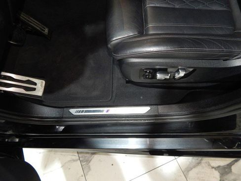 Used 2023 BMW X6 xDrive40i w/ M Sport Package image 17