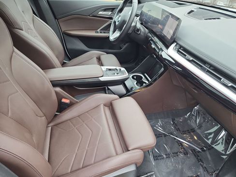 Used 2024 BMW X1 xDrive28i w/ Premium Package image 3